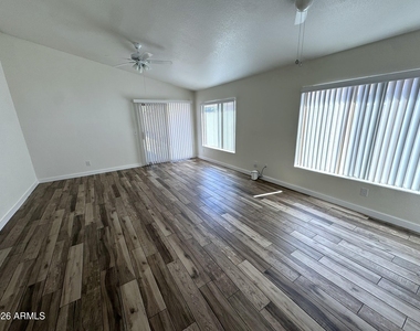 12710 W Ash Street - Photo Thumbnail 9