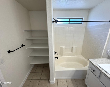 12710 W Ash Street - Photo Thumbnail 18