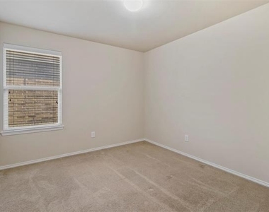 1452 Willoughby Way - Photo Thumbnail 11