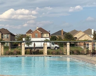 1452 Willoughby Way - Photo Thumbnail 22