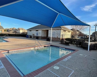 1452 Willoughby Way - Photo Thumbnail 20