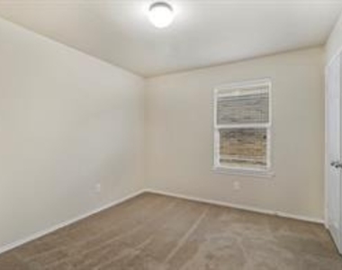1452 Willoughby Way - Photo Thumbnail 9