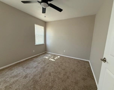 234 Clyde Street - Photo Thumbnail 5