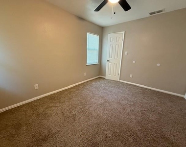 234 Clyde Street - Photo Thumbnail 11