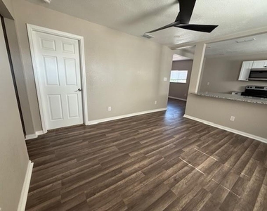 234 Clyde Street - Photo Thumbnail 2