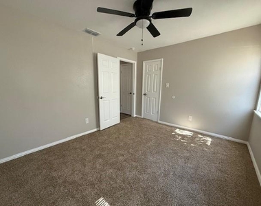 234 Clyde Street - Photo Thumbnail 6