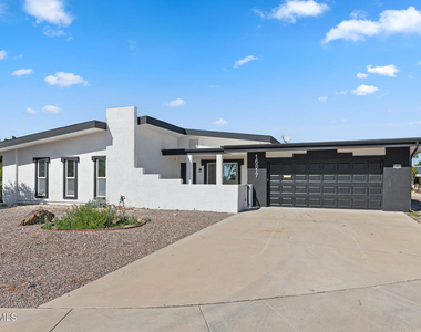 16817 N Meadow Park Drive - Photo Thumbnail 1