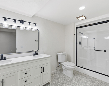 16817 N Meadow Park Drive - Photo Thumbnail 8