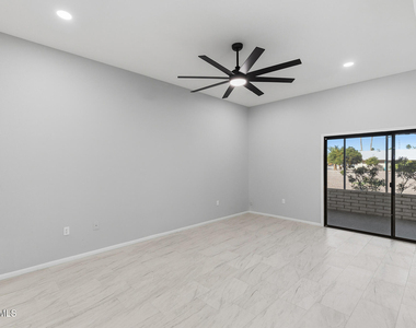 16817 N Meadow Park Drive - Photo Thumbnail 11