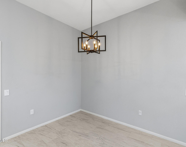 16817 N Meadow Park Drive - Photo Thumbnail 12