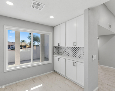 16817 N Meadow Park Drive - Photo Thumbnail 17