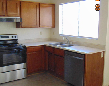 6617 W Cheryl Drive - Photo Thumbnail 5