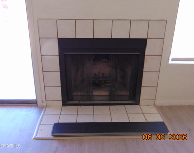 6617 W Cheryl Drive - Photo Thumbnail 8