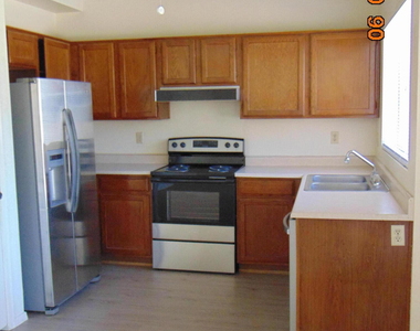 6617 W Cheryl Drive - Photo Thumbnail 4