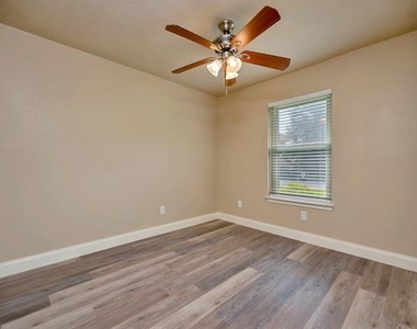 4729 Oarlock Drive - Photo Thumbnail 18
