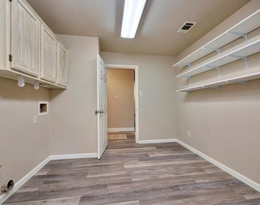 4729 Oarlock Drive - Photo Thumbnail 22