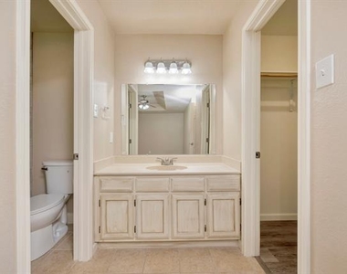4729 Oarlock Drive - Photo Thumbnail 14