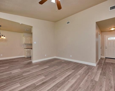 4729 Oarlock Drive - Photo Thumbnail 4