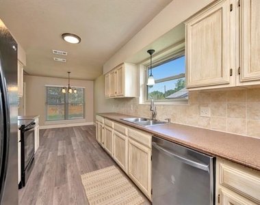 4729 Oarlock Drive - Photo Thumbnail 8
