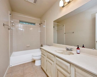 4729 Oarlock Drive - Photo Thumbnail 19