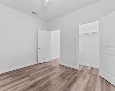 3331 Spring Avenue - Photo Thumbnail 8