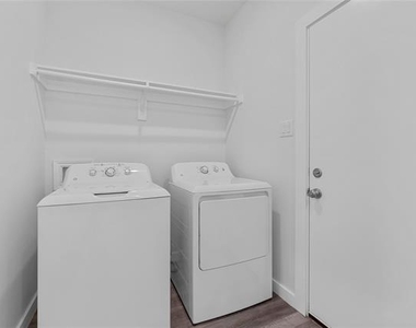 3331 Spring Avenue - Photo Thumbnail 17