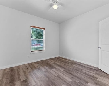 3331 Spring Avenue - Photo Thumbnail 10