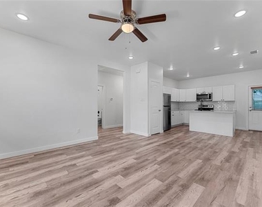 3331 Spring Avenue - Photo Thumbnail 2