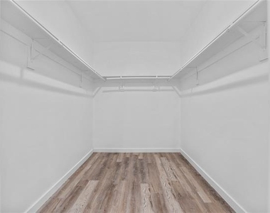 3331 Spring Avenue - Photo Thumbnail 14