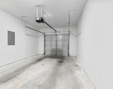 3331 Spring Avenue - Photo Thumbnail 18