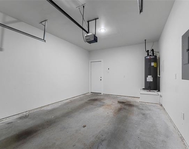 3331 Spring Avenue - Photo Thumbnail 19