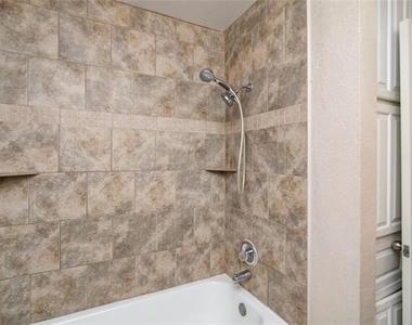 1604 Weiler Boulevard - Photo Thumbnail 12