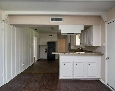 1604 Weiler Boulevard - Photo Thumbnail 7