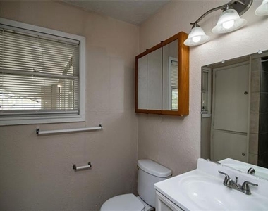 1604 Weiler Boulevard - Photo Thumbnail 14