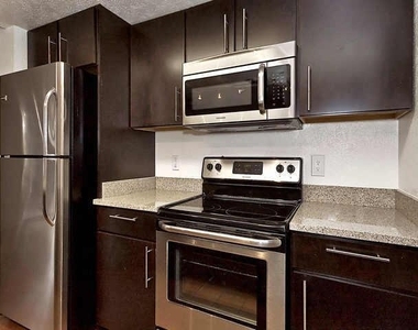 5909 Birchbrook Drive - Photo Thumbnail 9