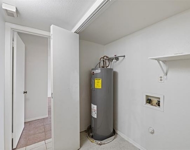 447 Vincent Street - Photo Thumbnail 19