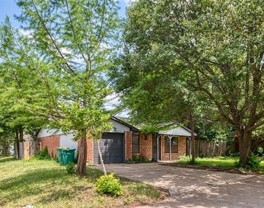 447 Vincent Street - Photo Thumbnail 1