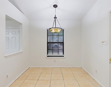 447 Vincent Street - Photo Thumbnail 13