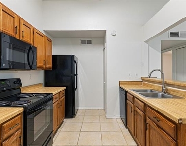 447 Vincent Street - Photo Thumbnail 11