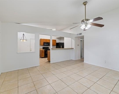 447 Vincent Street - Photo Thumbnail 9