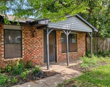 447 Vincent Street - Photo Thumbnail 4