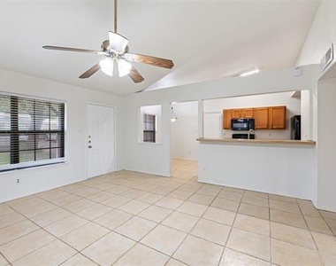 447 Vincent Street - Photo Thumbnail 8
