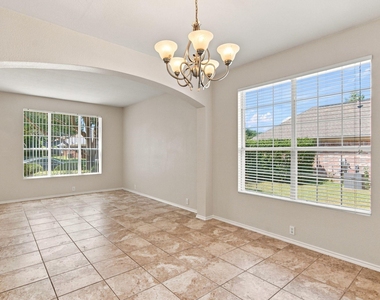 7212 Crabtree Lane - Photo Thumbnail 10