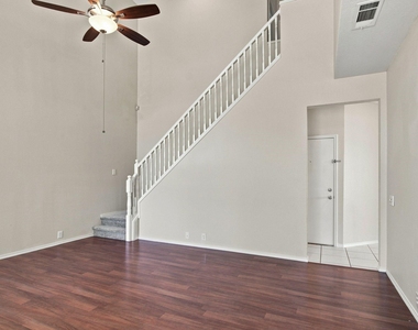7212 Crabtree Lane - Photo Thumbnail 13