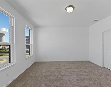 3309 Penn Boulevard - Photo Thumbnail 18