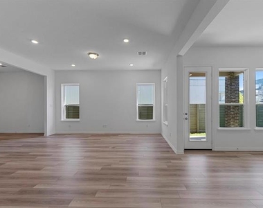 3309 Penn Boulevard - Photo Thumbnail 13