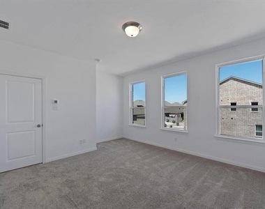 3309 Penn Boulevard - Photo Thumbnail 15