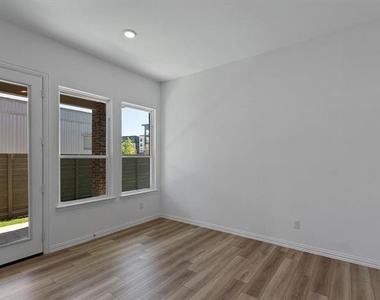 3309 Penn Boulevard - Photo Thumbnail 12