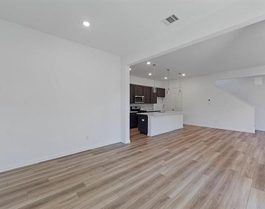 3309 Penn Boulevard - Photo Thumbnail 1