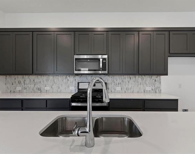 3309 Penn Boulevard - Photo Thumbnail 6